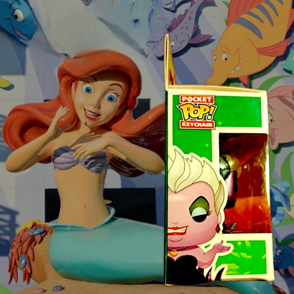 NIB DISNEY Ursula Funko Pop Metallic Little Mermaid Pocket Pop 2" Keychain - Picture 2 of 9